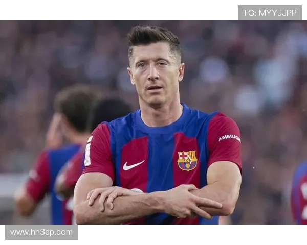 莱万与巴萨续约谈判遇阻 曼联或迎得力引援机会